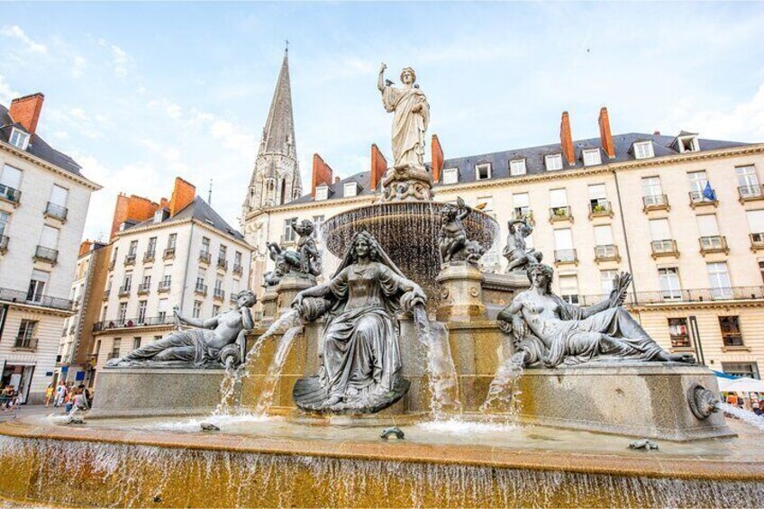 Nantes Scavenger Hunt and Highlights Self-Guided Tour