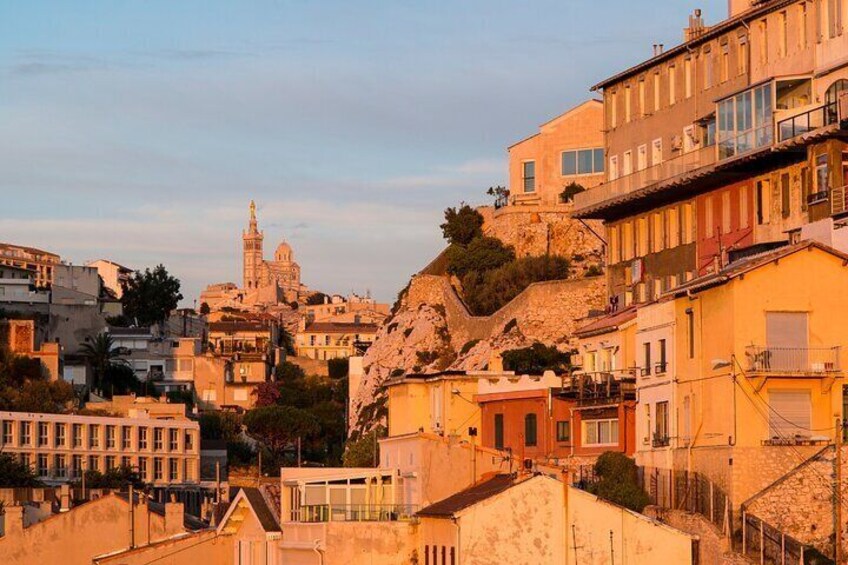 Marseille Scavenger Hunt and Highlights Self-Guided Tour