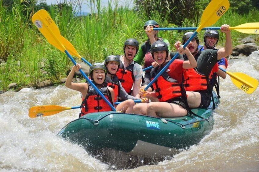 Book the best Nature Adventure Combo with Costa Rica Inspirations and go rafting and enjoy nature!