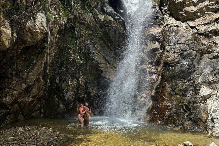 SECRET WATERFALL HIKE TOUR - ULTRA TOURS MEDELIN