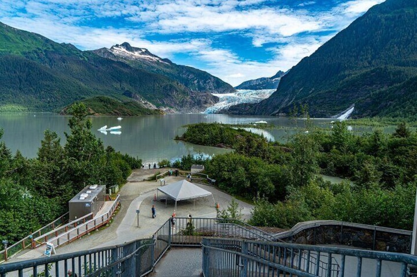 Stairs or elevator give you access to the visitor's center