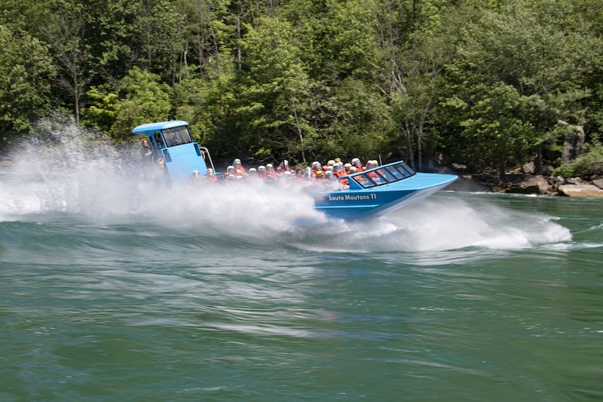 Open Jet Boat Ride on the Niagara River - US Trip