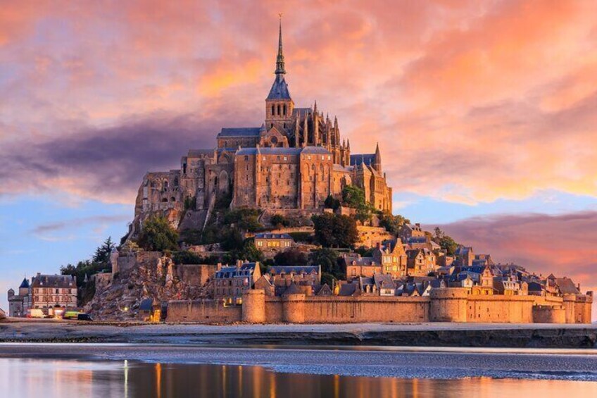 Mont St Michel Majestic Day in a Small Group from Paris