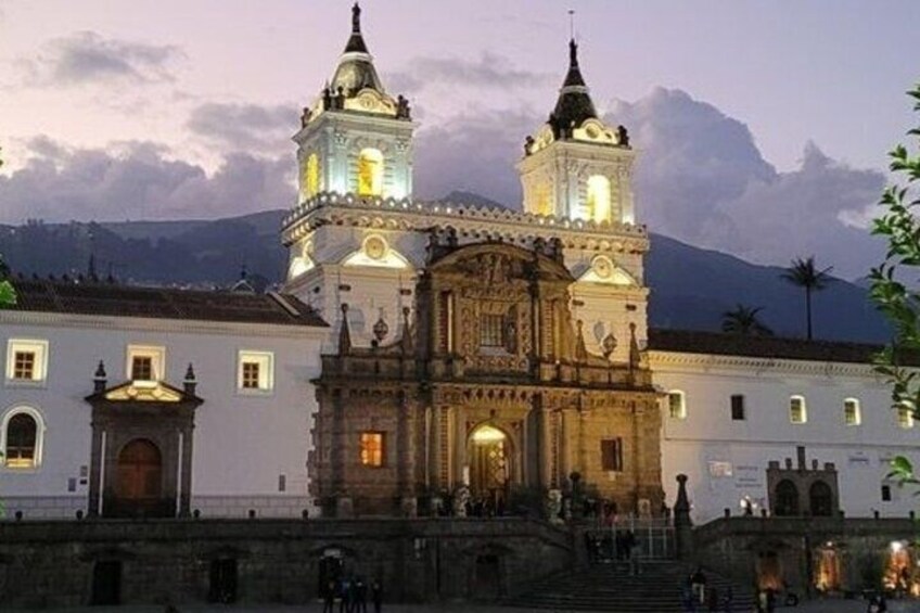 Quito Private Best Street Food Tour with a Local Guide