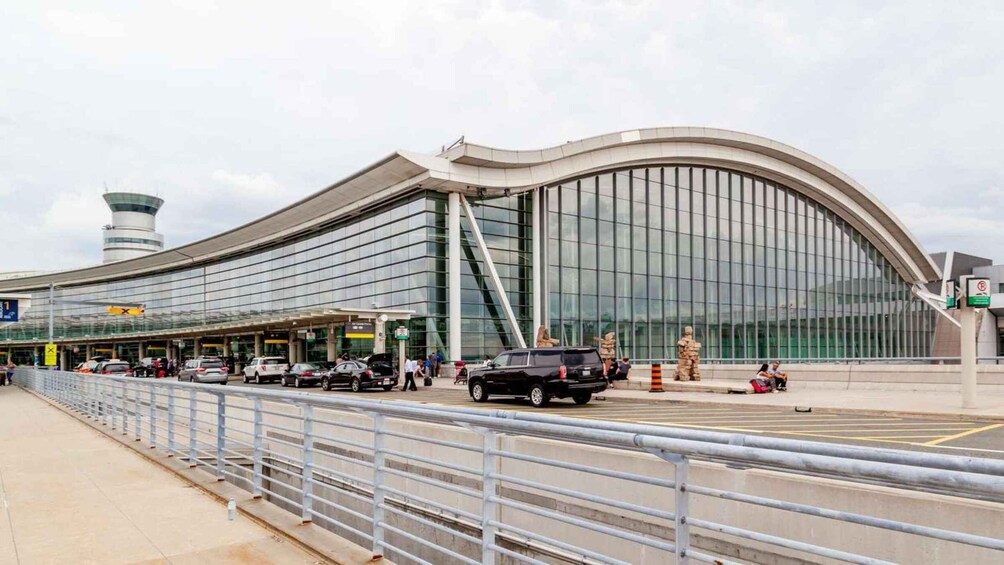 Picture 3 for Activity Toronto Pearson Airport: Direct bus from/to Brampton