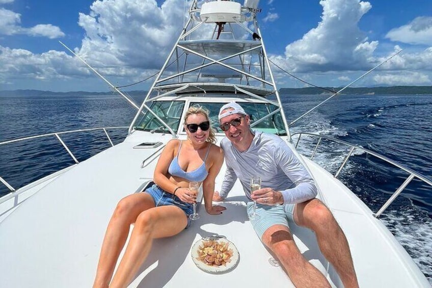 Private Tiara Yach 40ft Half Day Activity in Gulf of Papagayo