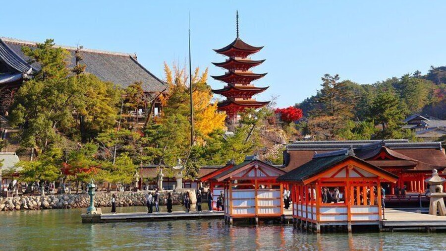 Hiroshima & Miyajima 1 Day Bus Tour with Shinkansen Train Tickets