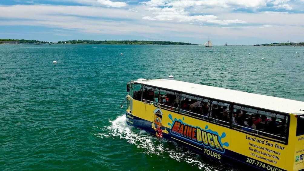Picture 1 for Activity Portland: Land and Sea Tour Duck Tour with a Guide