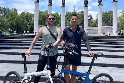 Private Ebike Tour in Chapultepec Forest in CDMX