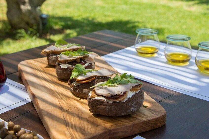 Cretan Olive Oil Tasting Experience by an Expert Taster
