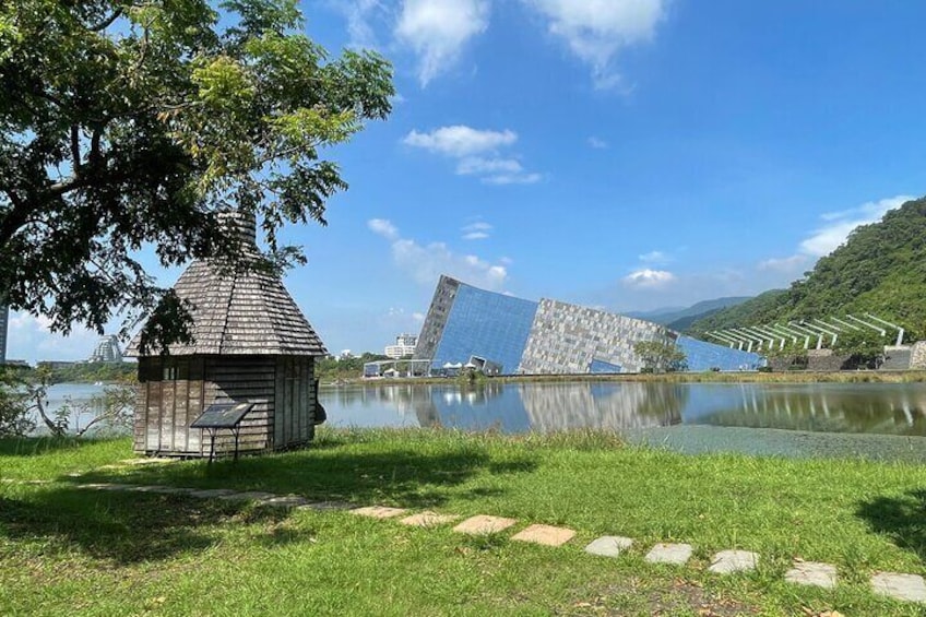 Yilan Day Tour Whale Watching Cruise and Animal Farm