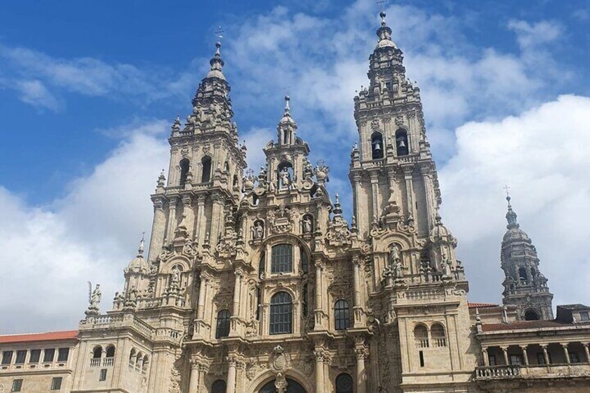 Porto to Santiago de Compostela with Stops up to 3 Cities