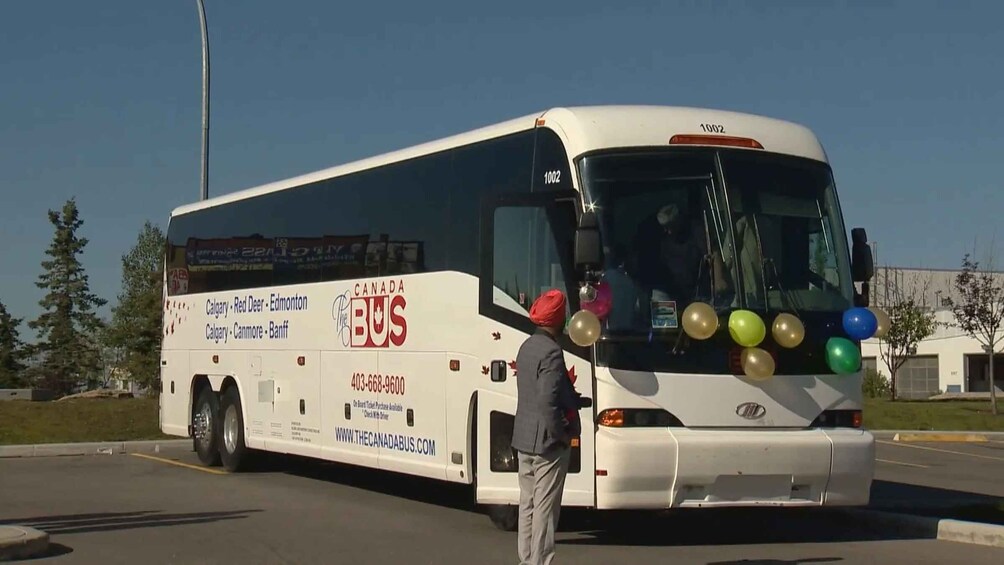 Picture 2 for Activity Discover Alberta in Canada bus between Calgary and Red Deer