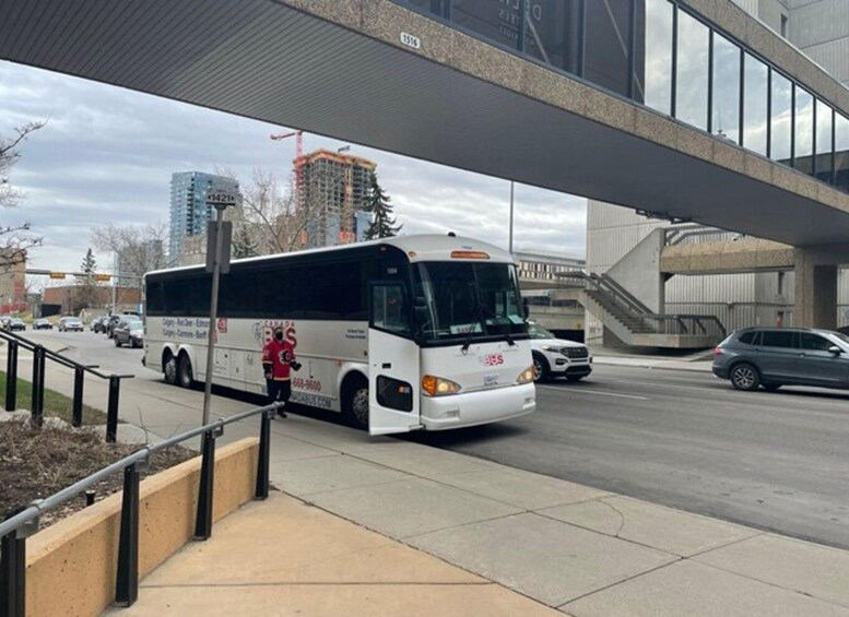 Picture 1 for Activity Discover Alberta in Canada bus between Calgary and Red Deer