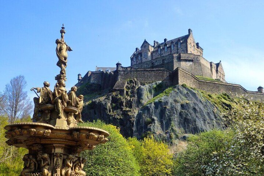 Historic Edinburg Private Walking Tour with a Local Expert