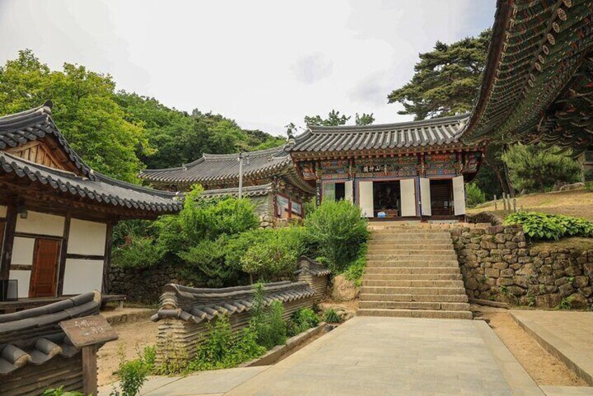 Private Full Day Cultural Charms and Scenic Views Tour in Daegu