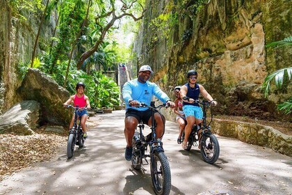 "Explore Nassau: Exclusive Private E-Bike Tour of the City!"