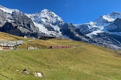 Private Tour to Jungfraujoch and Lauterbrunnen from Interlaken