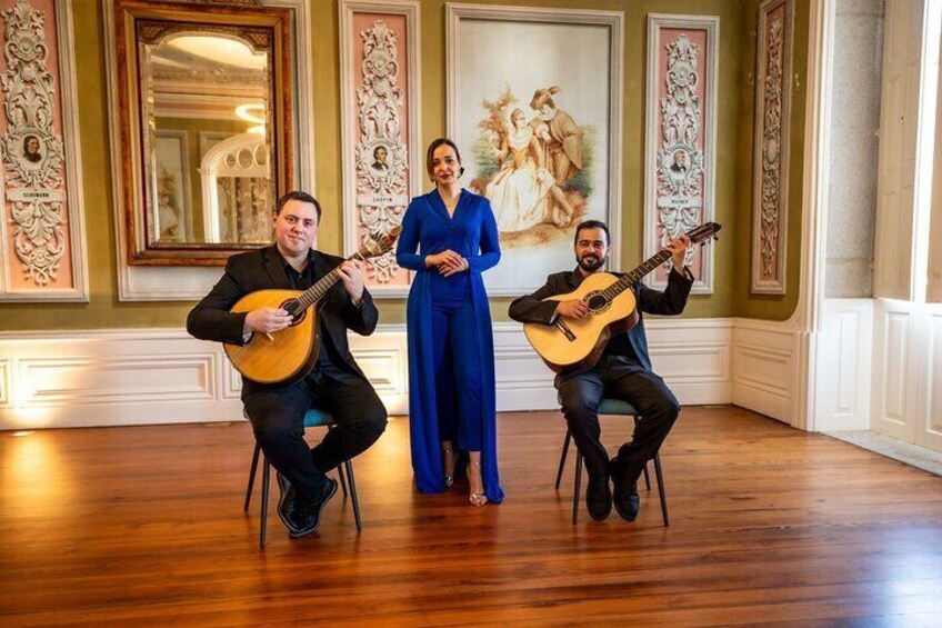 This is Destino Fado: the internationally known Fado Singer Cláudia Madur, some of the greatest fado musicians and our incredible location in Porto Downtown 