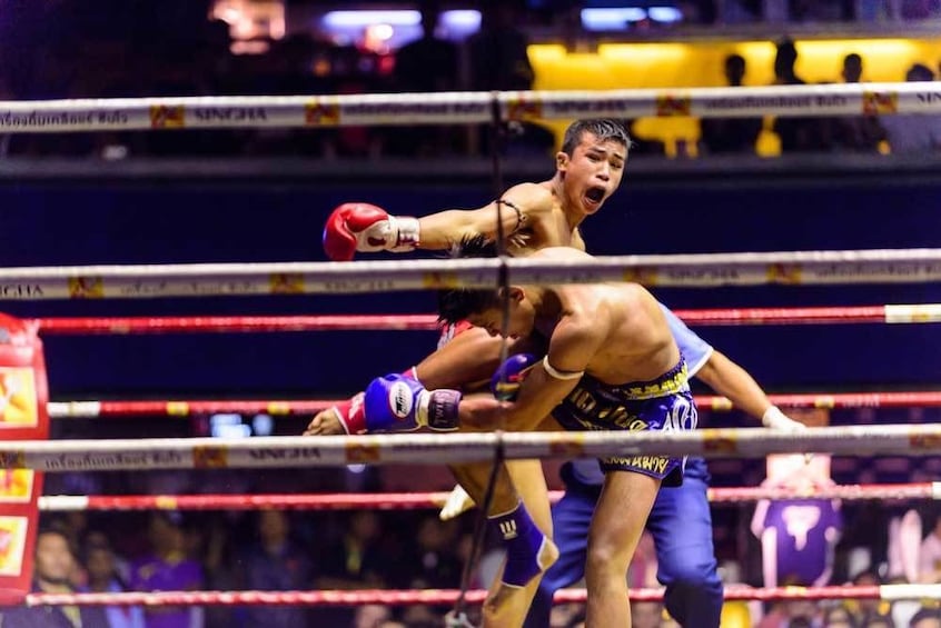 Real Muay Thai Boxing Show at Rajadamnern Stadium