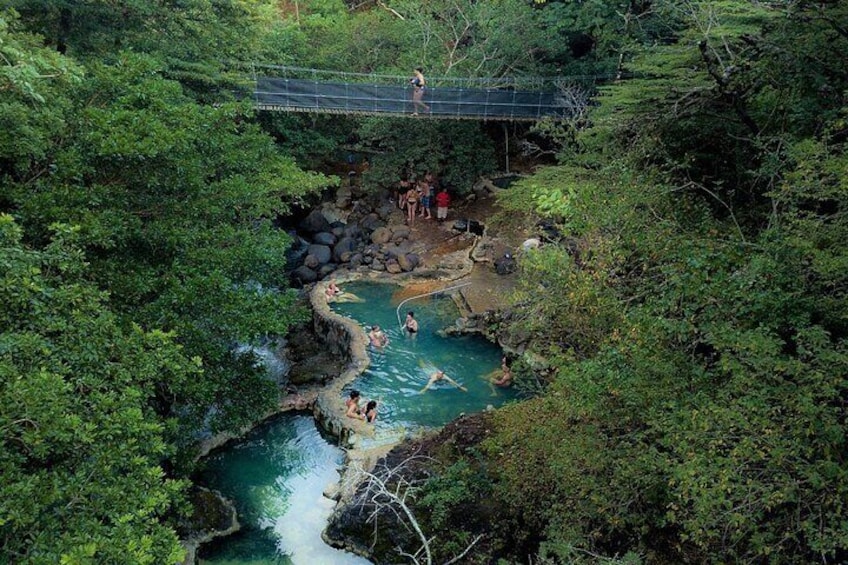 Private Tour to Oropendola Waterfall and Hot Springs with Lunch