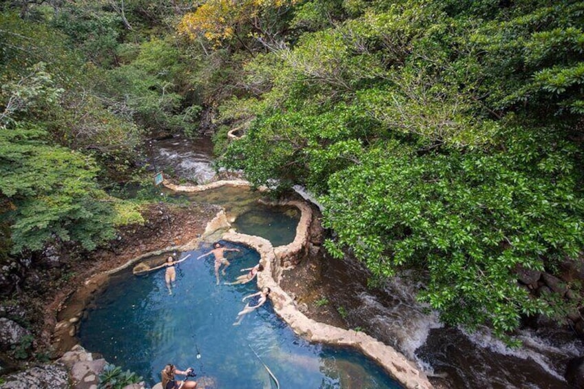 Private Tour to Oropendola Waterfall and Hot Springs with Lunch