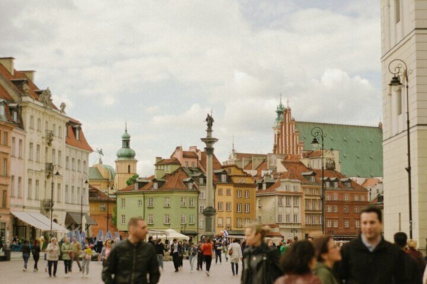 Explore Old town Warsaw with student of Art: Private Tour