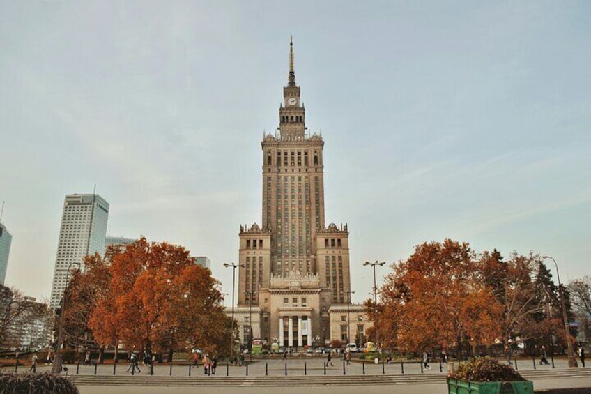 Explore Old town Warsaw with student of Art: Private Tour