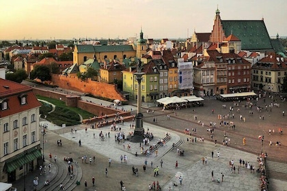 Explore Old town Warsaw with student of Art: Private Tour