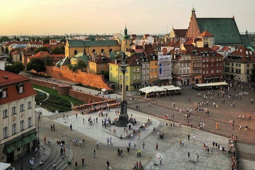 Explore Old town Warsaw with student of Art: Private Tour