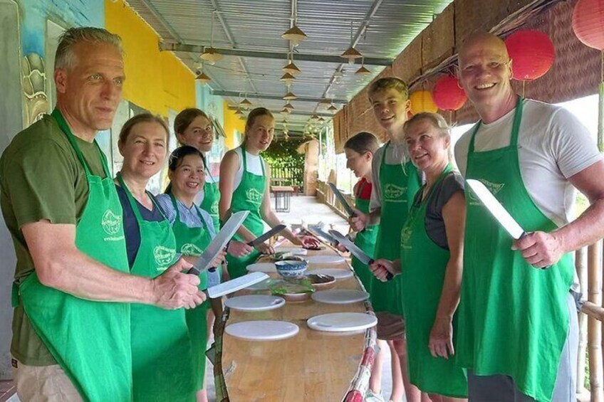 Hue: Countryside Tour and Cooking Class at Thanh Toan Village