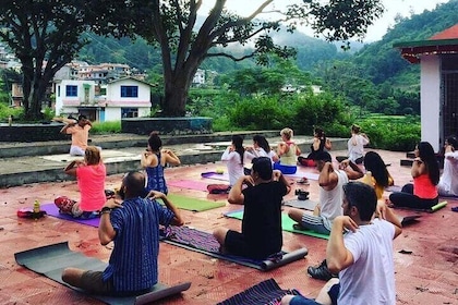 6 Day Yoga Hiking and Sound Healing Retreat in Nepal