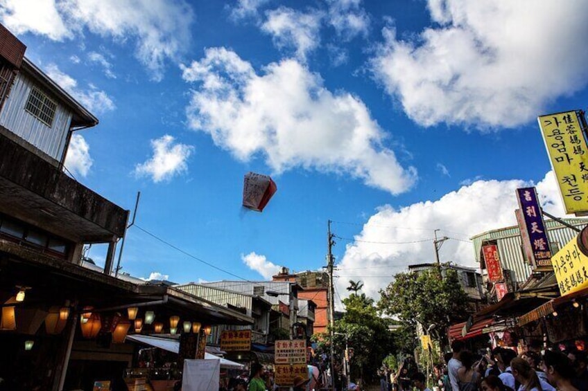 Full Day Private Tour with Japanese Guide From Taipei Airport