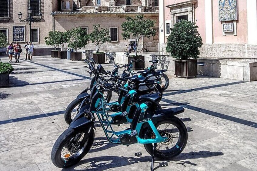  Valencia: Discover City Highlights on a Premium Electric Bike