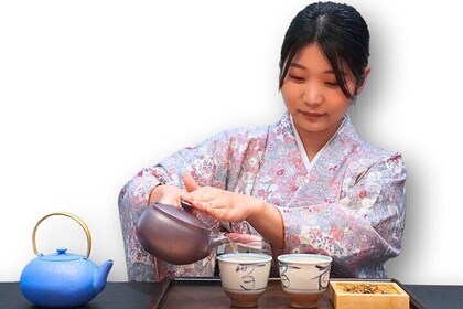 Tokyo: A Traditional Japanese Tea Ceremony with a Tea Master