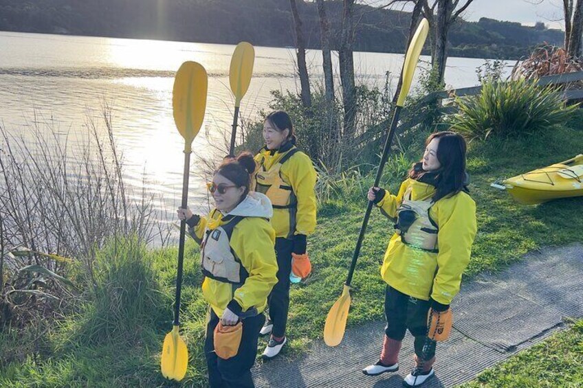 Twilight Kayak Glowworm Tour with Stargazing 