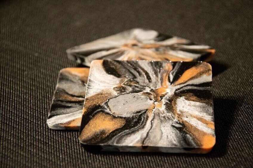 Make your own set of 4 coasters with resin