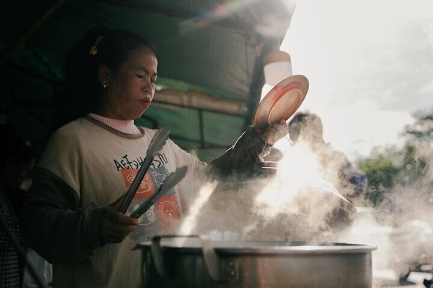 Ultimate Street Food and Drinks Tour by Tuk Tuk in Siem Reap