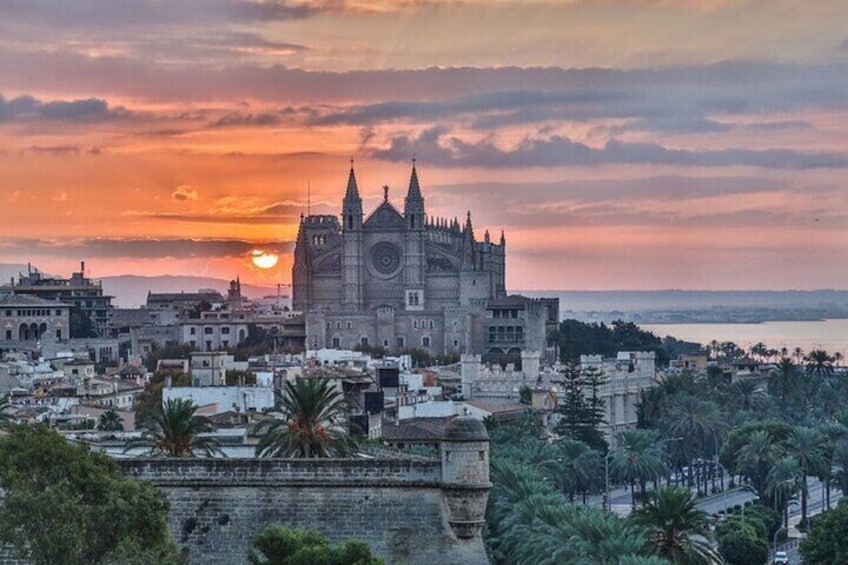 Palma de Mallorca Highlights Private Bike Tour