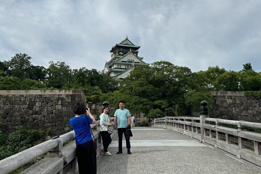 3 Hour Guided Osaka Castle and Historical Museum Tour 