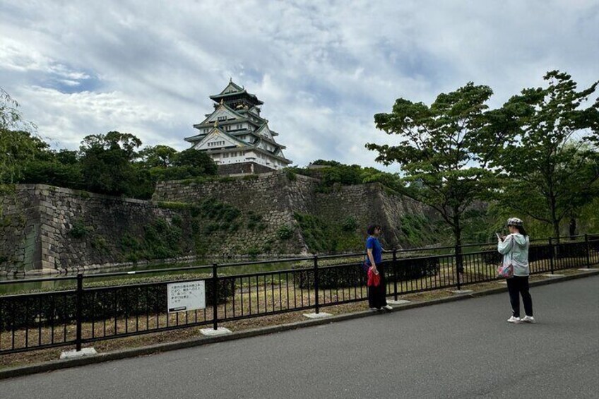 3 Hour Guided Osaka Castle and Historical Museum Tour 