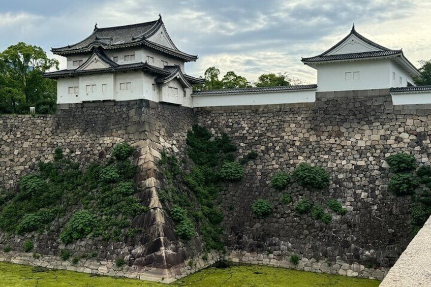 3 Hour Guided Osaka Castle and Historical Museum Tour 