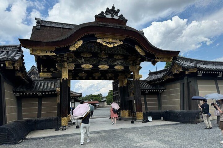 Kyoto: Nijo Castle, Noble Architecture and Gardens Guided Tour