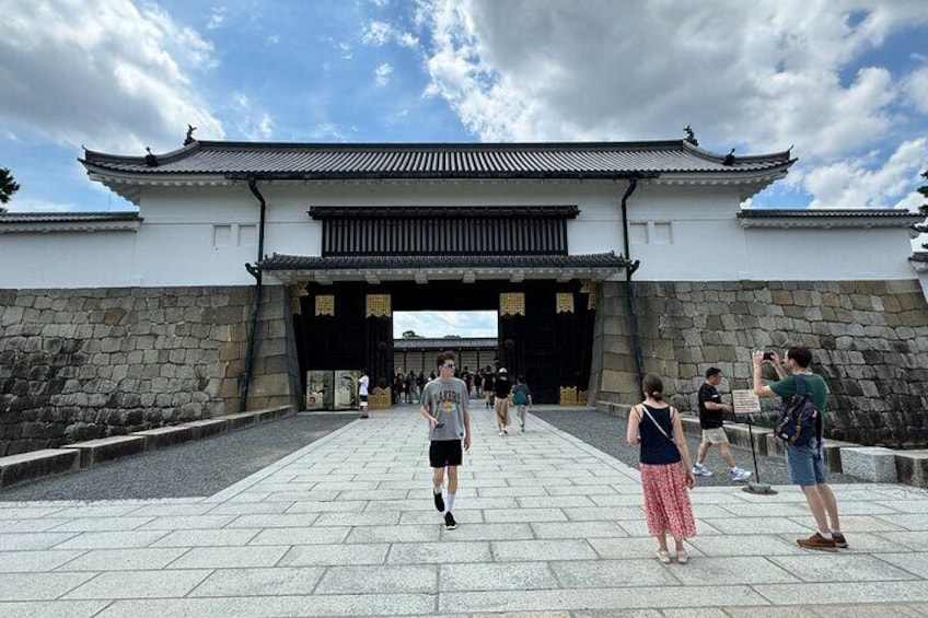 Kyoto: Nijo Castle, Noble Architecture and Gardens Guided Tour