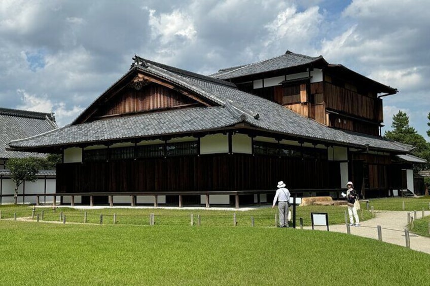 Kyoto: Nijo Castle, Noble Architecture and Gardens Guided Tour