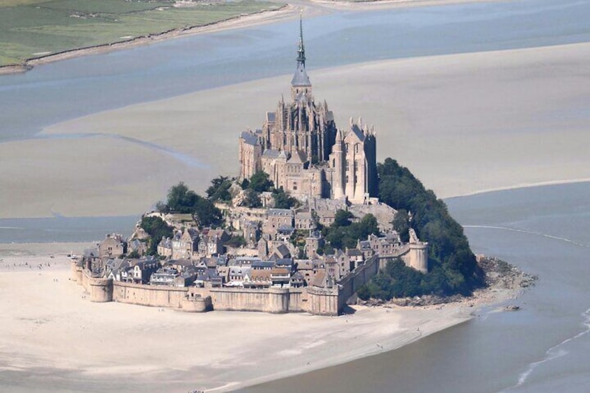 Skip-the-Line Ticket Mont-Saint-Michel Abbey Audio-Visual Tour