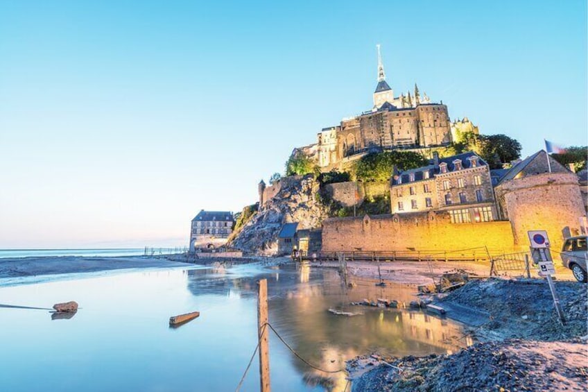 Skip-the-Line Ticket Mont-Saint-Michel Abbey Audio-Visual Tour