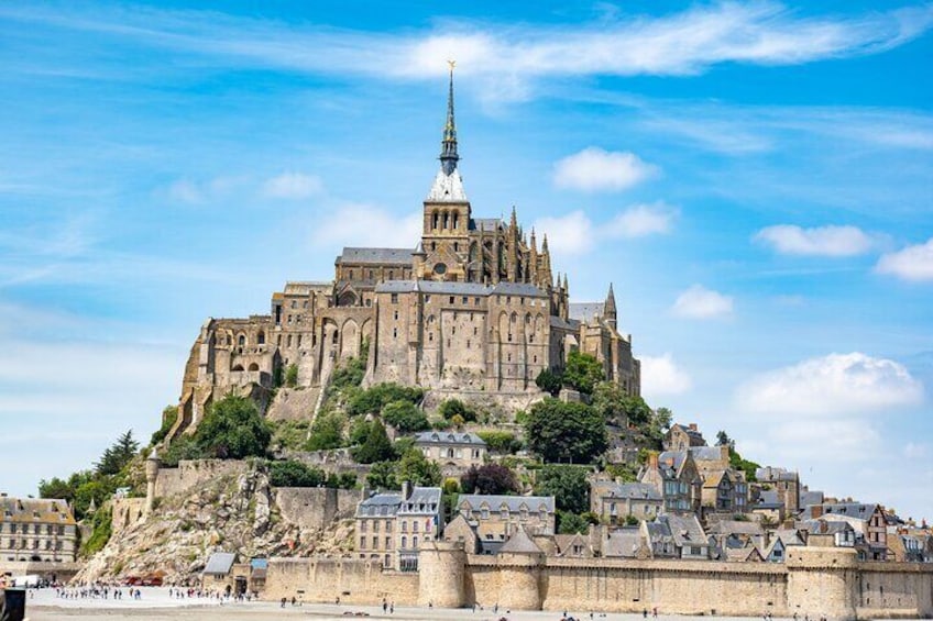 Skip-the-Line Ticket Mont-Saint-Michel Abbey Audio-Visual Tour