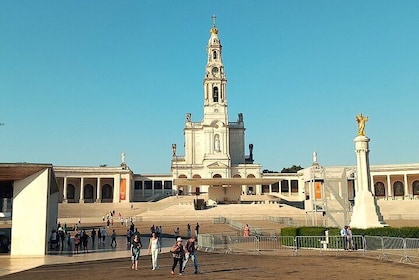 Solo ida de Oporto a Lisboa pasando por Fátima, Nazaré y Óbidos