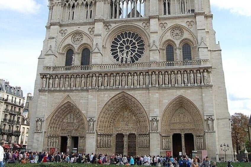 Private Walking Tour in Notre Dame Ile de la Cité